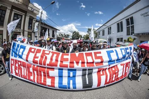 La Marche des étudiants en Colombie: Une révolte contre l'austérité et la corruption qui secoue le pays